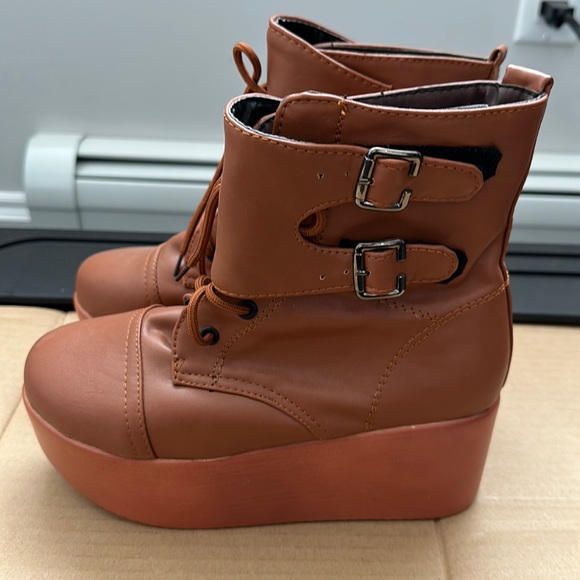 Shoes - Platform Shoes